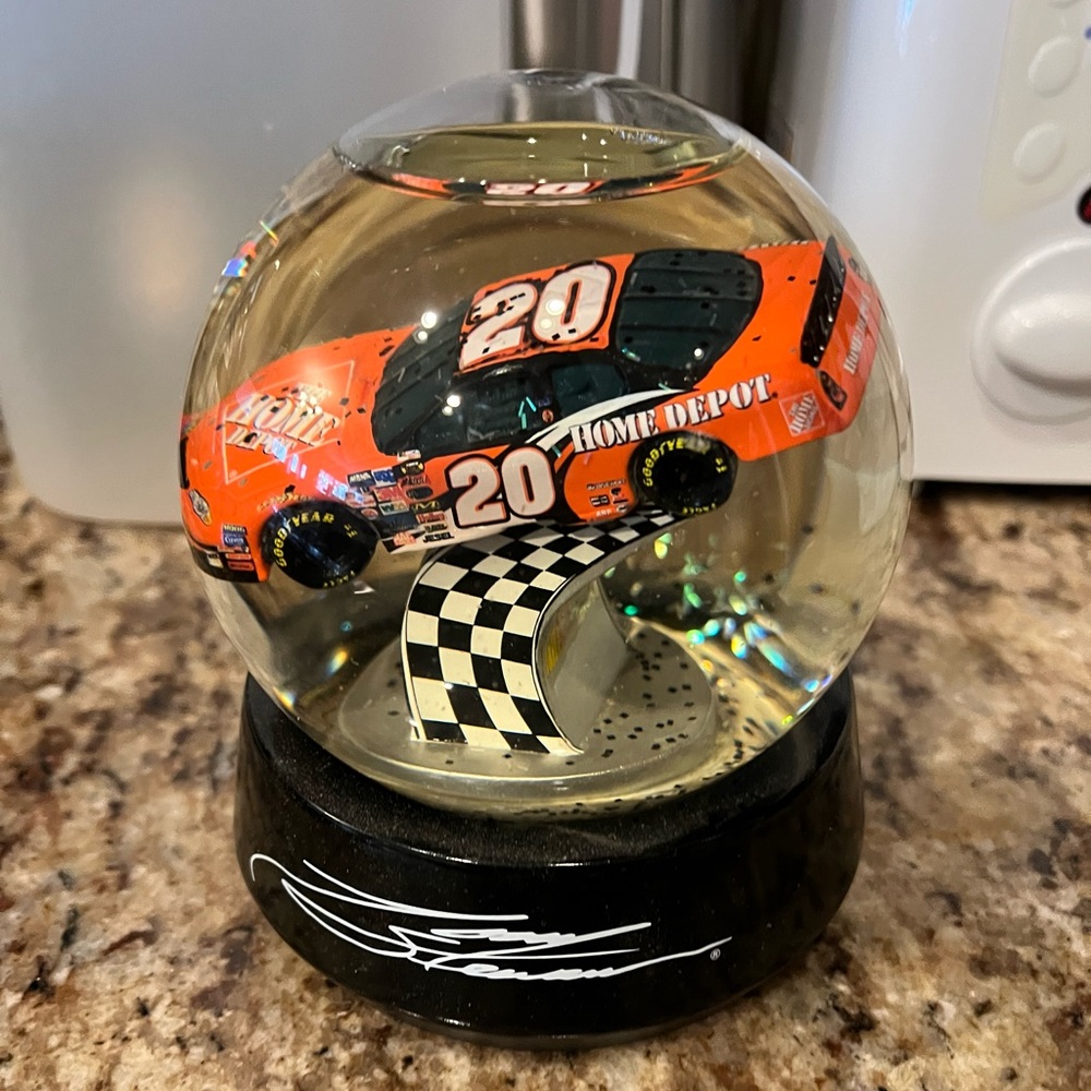 NASCAR Tony Stewart snow globe